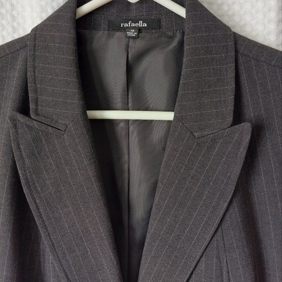 $94 Rafaella Size 10 Charcoal 2 Way Stretch Blazer - Picture 3 of 9